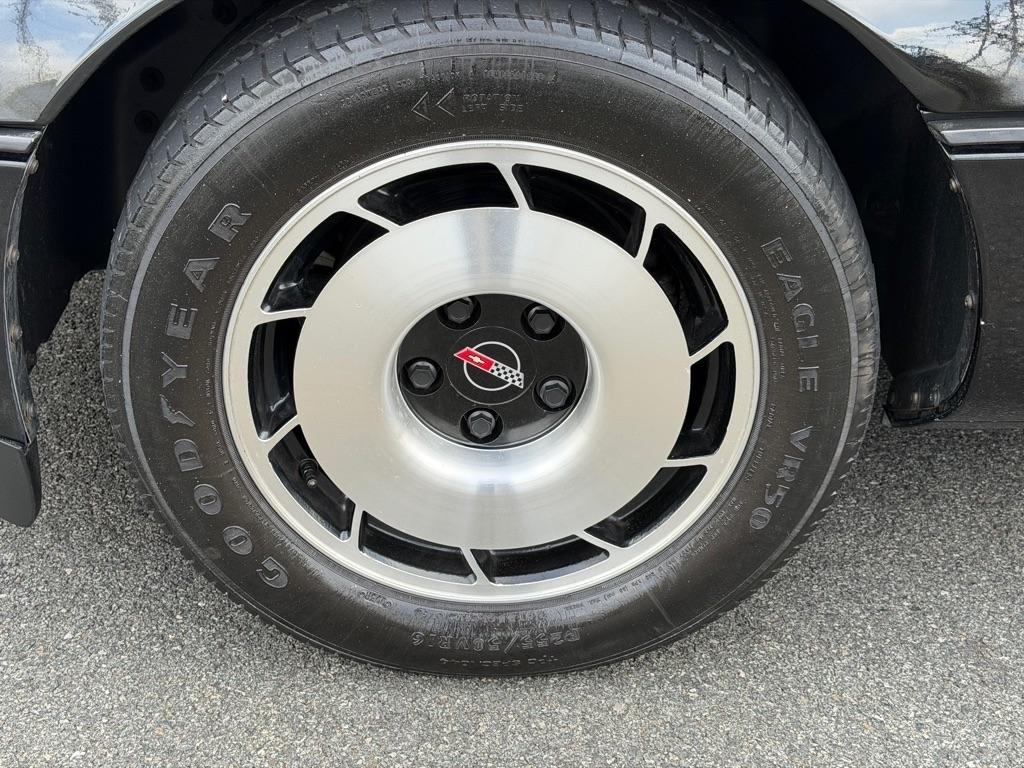 Chevrolet Corvette  1985