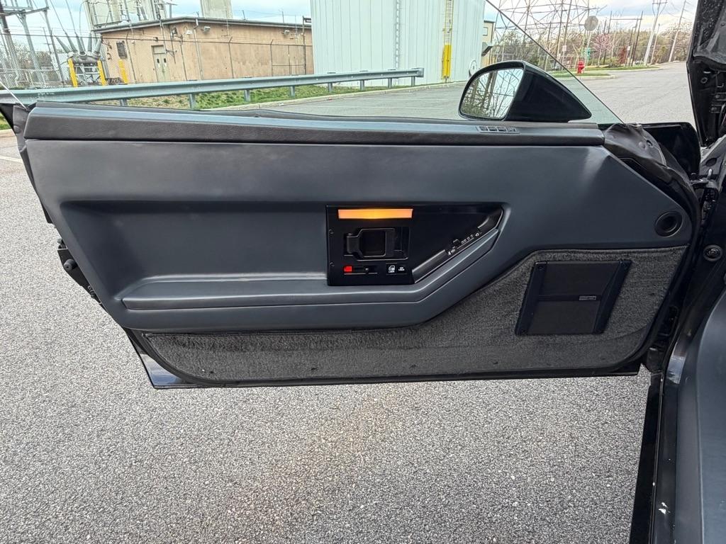 Chevrolet Corvette  1985