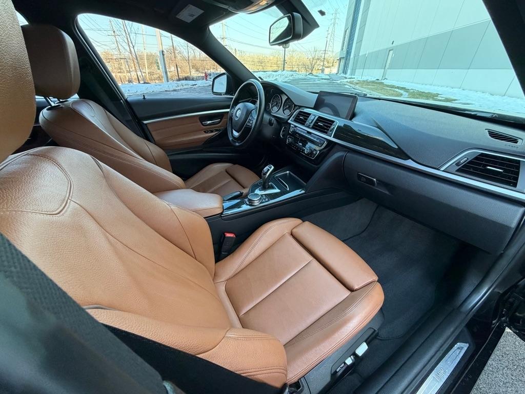 BMW 3-Series 328i xDrive Sedan 2016