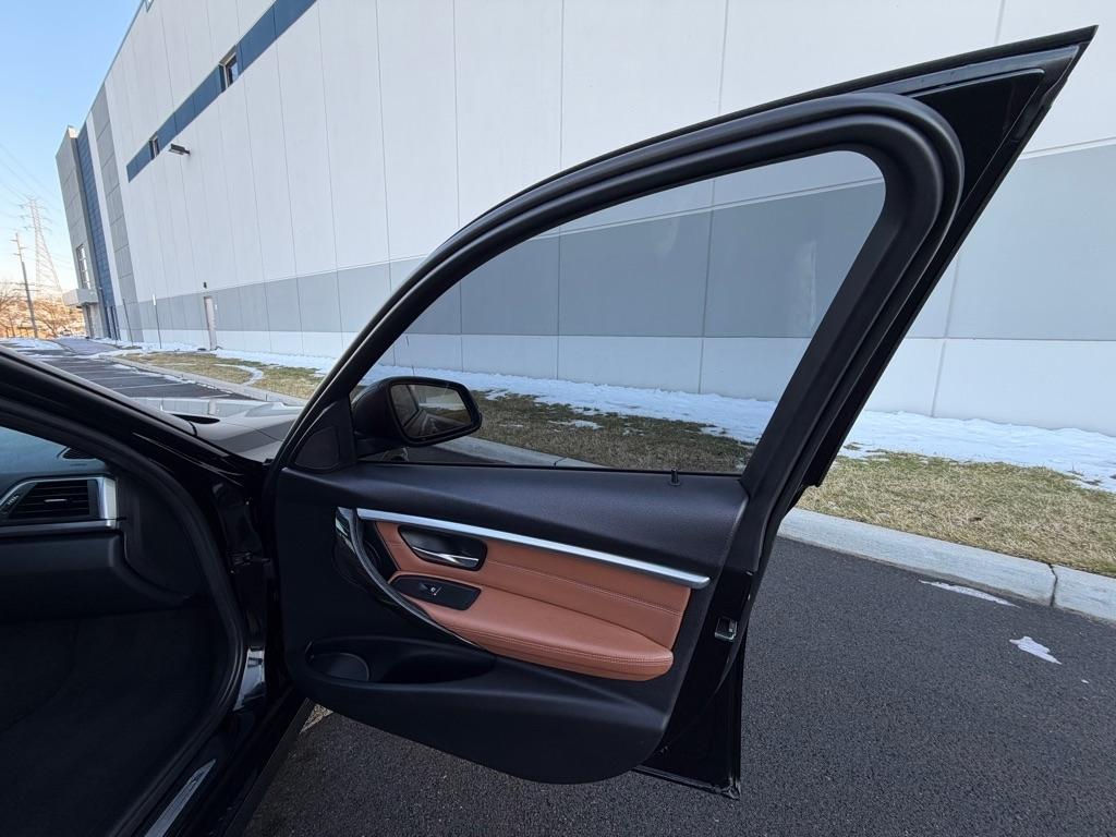 BMW 3-Series 328i xDrive Sedan 2016