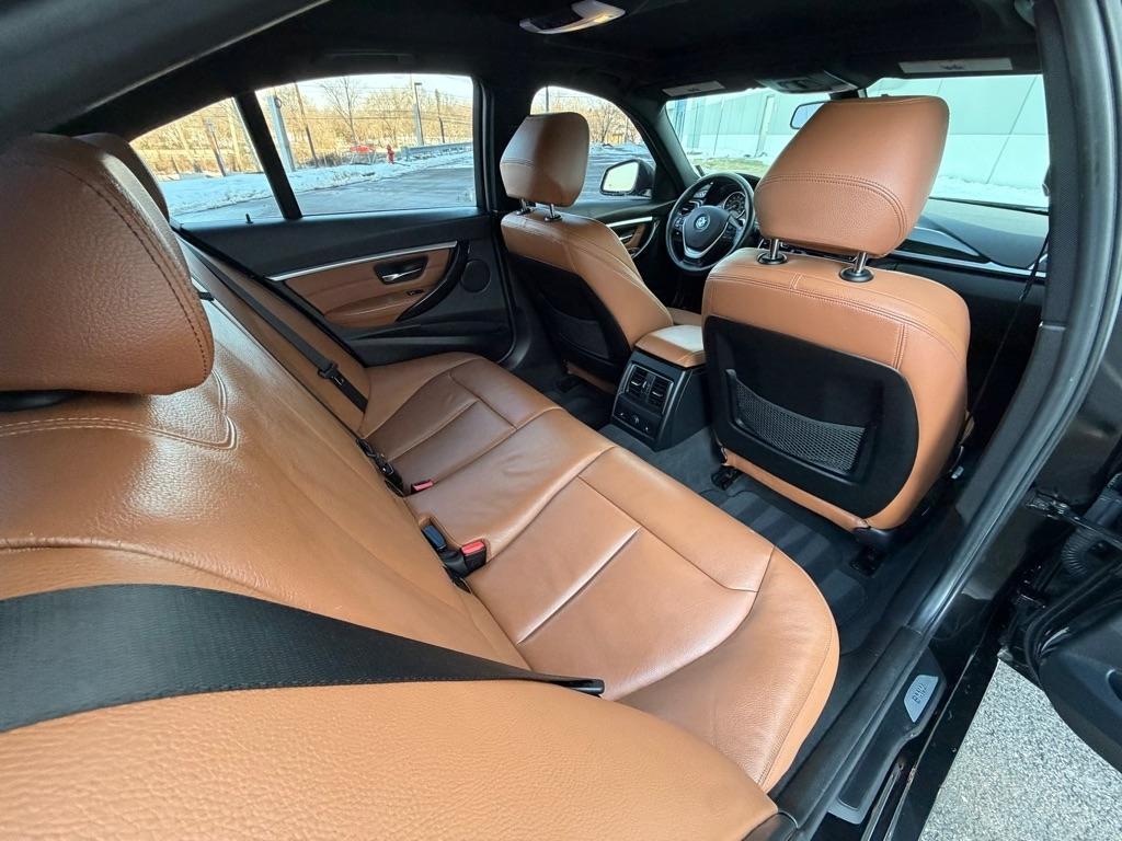 BMW 3-Series 328i xDrive Sedan 2016