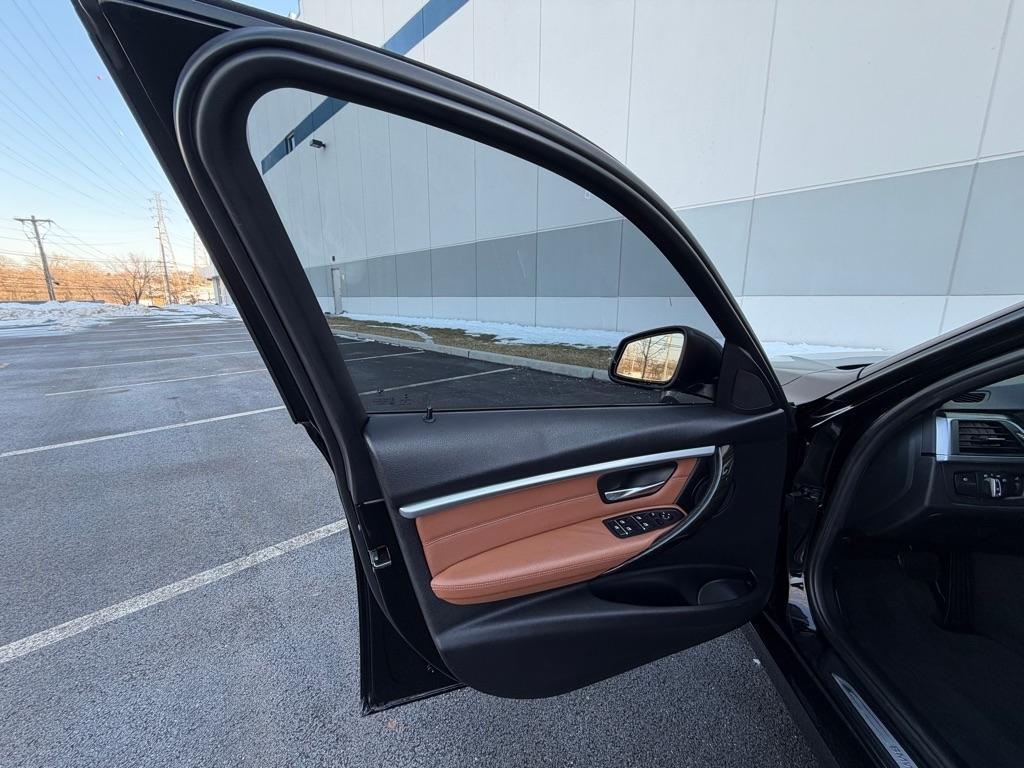 BMW 3-Series 328i xDrive Sedan 2016