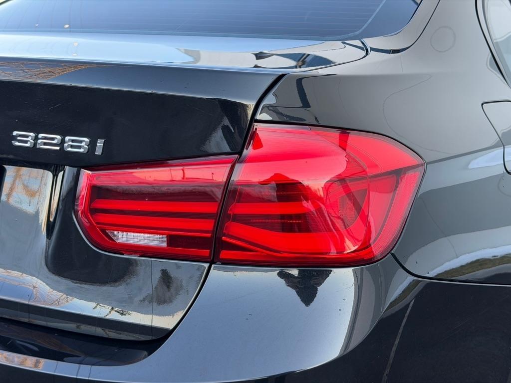 BMW 3-Series 328i xDrive Sedan 2016