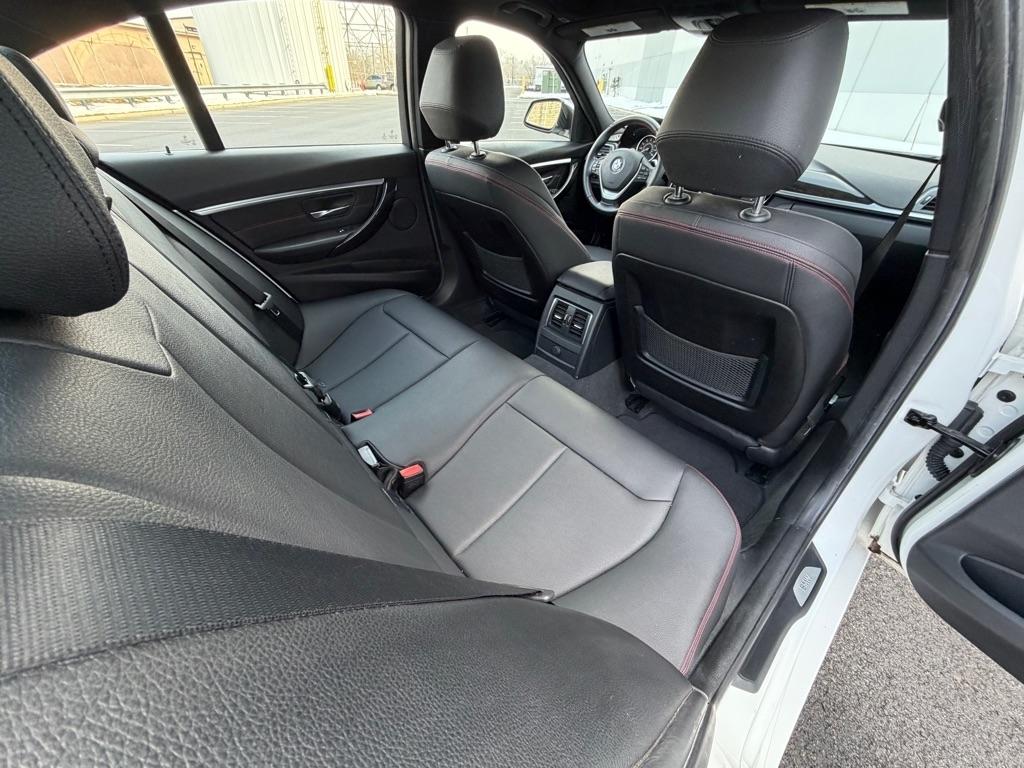 BMW 3-Series 328i xDrive Sedan 2016