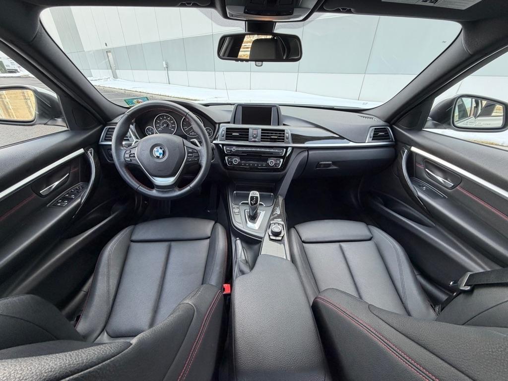 BMW 3-Series 328i xDrive Sedan 2016