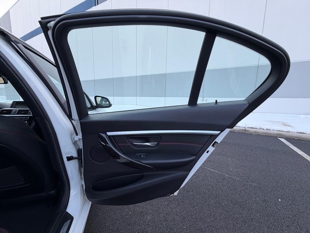 BMW 3-Series 328i xDrive Sedan 2016