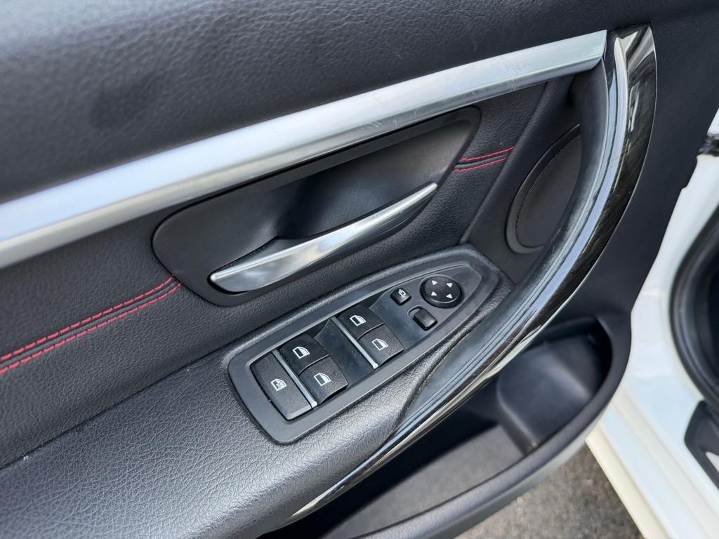 BMW 3-Series 328i xDrive Sedan 2016