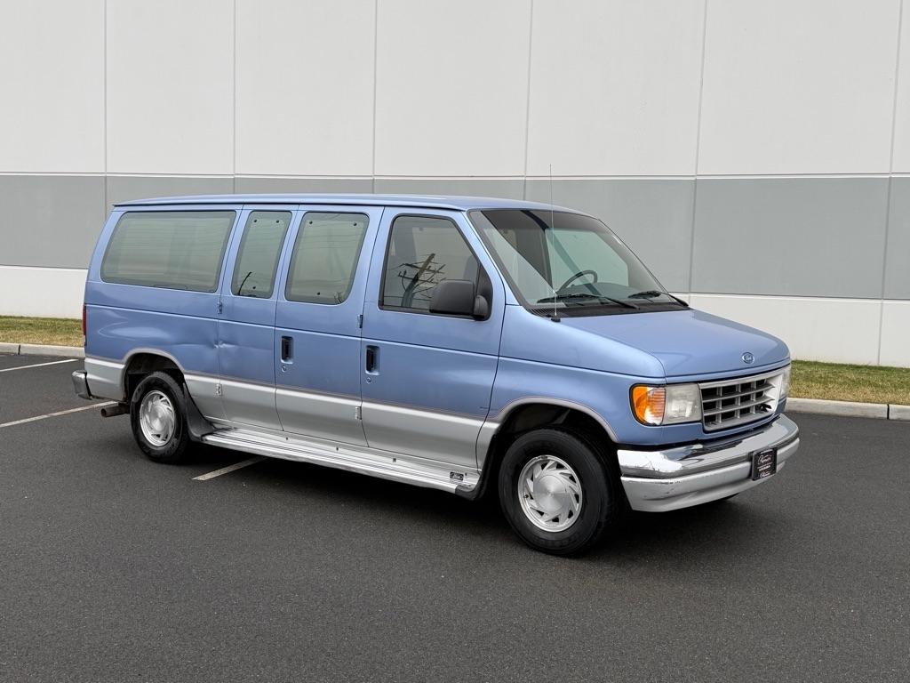 Ford Club Wagon XLT 1996