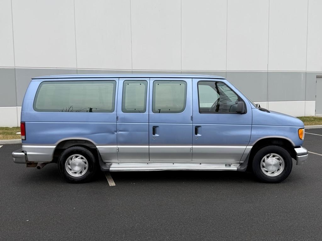 Ford Club Wagon XLT 1996