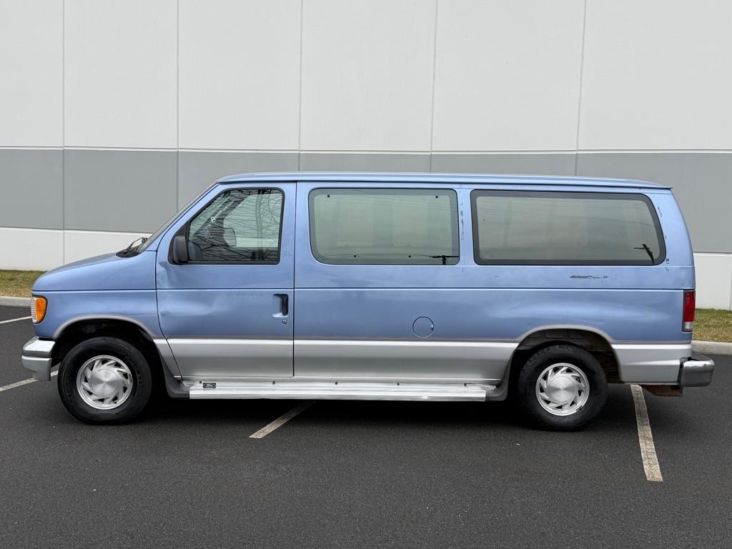 Ford Club Wagon XLT 1996