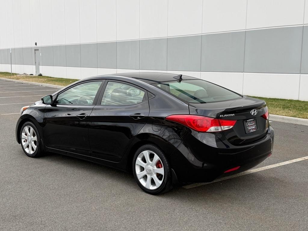 Hyundai Elantra  2013