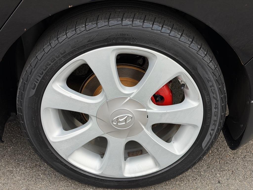 Hyundai Elantra  2013