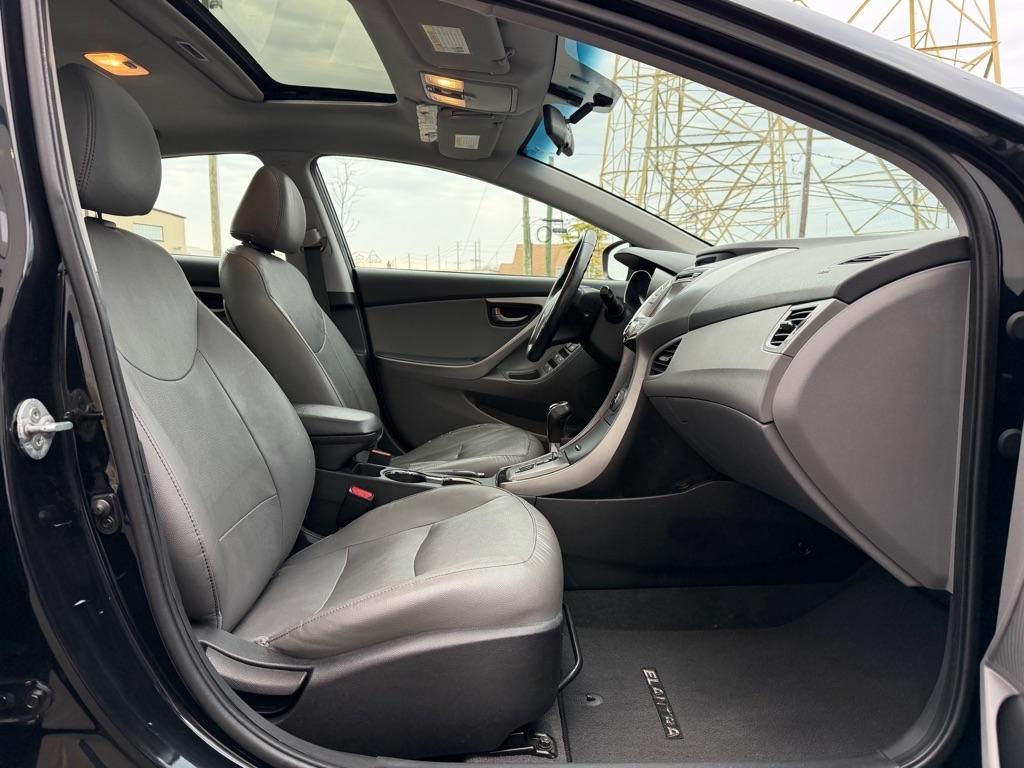 Hyundai Elantra  2013