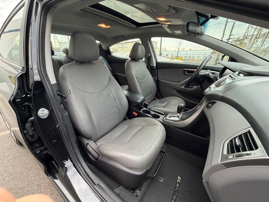 Hyundai Elantra  2013