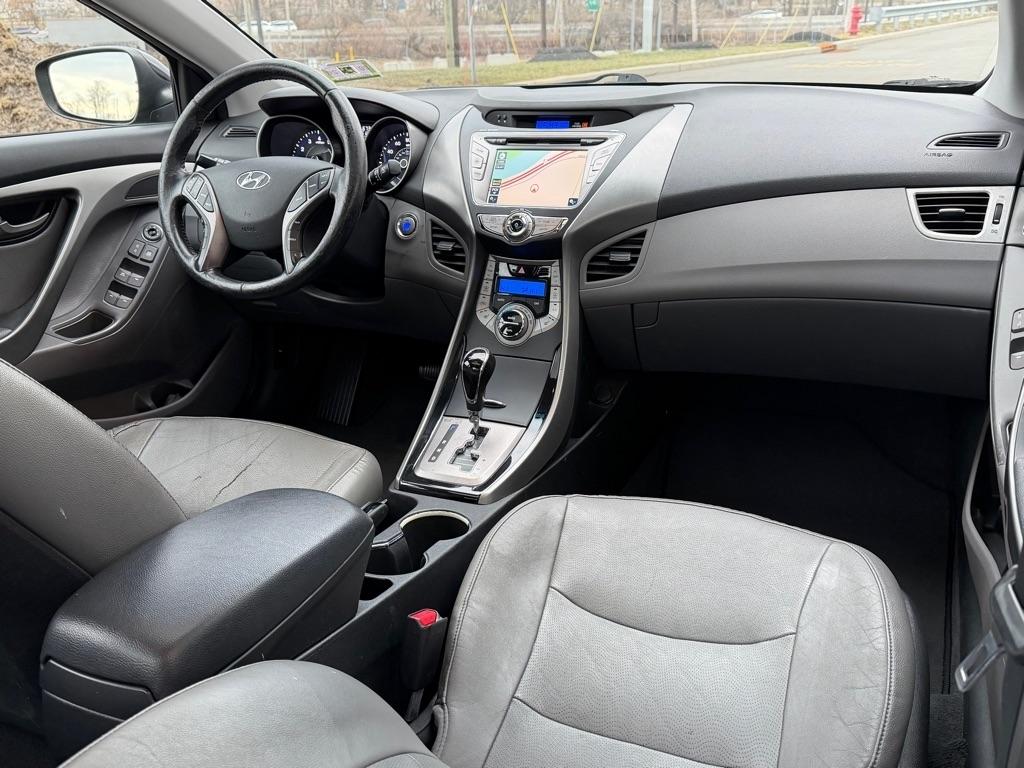 Hyundai Elantra  2013