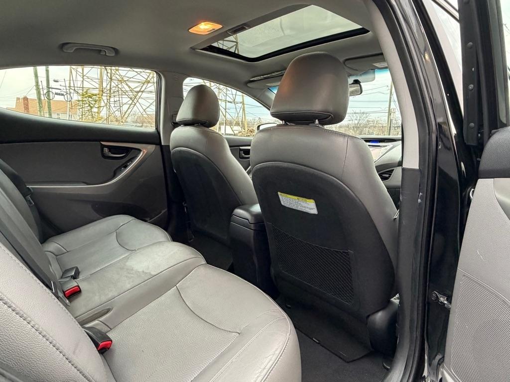 Hyundai Elantra  2013