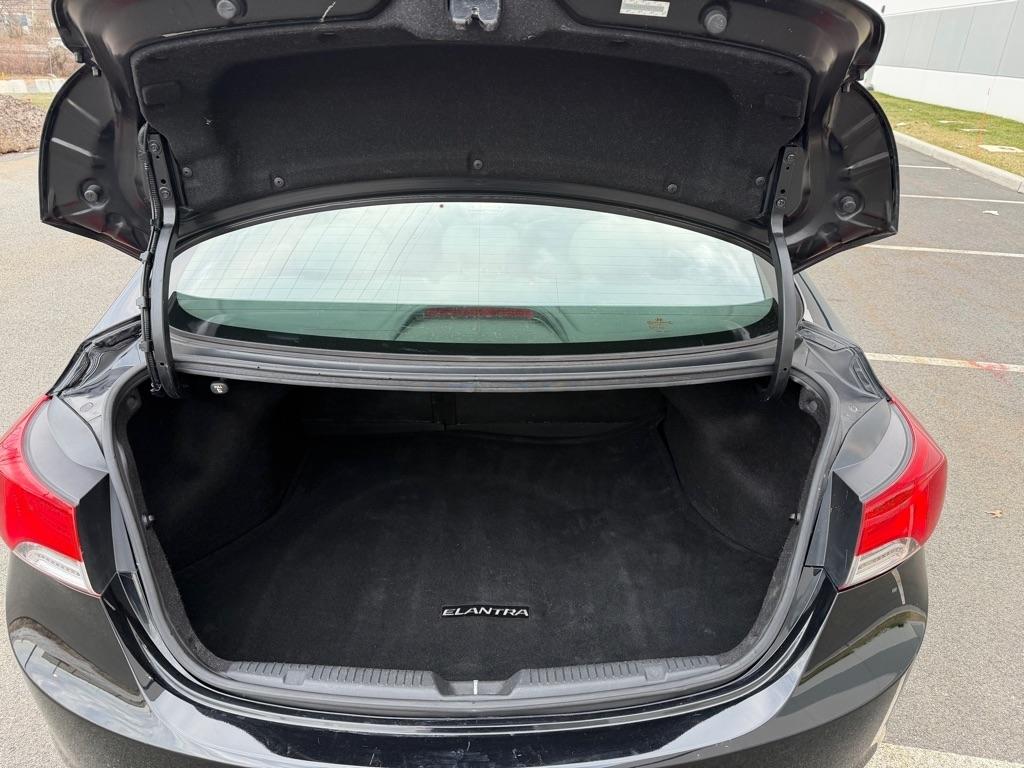 Hyundai Elantra  2013