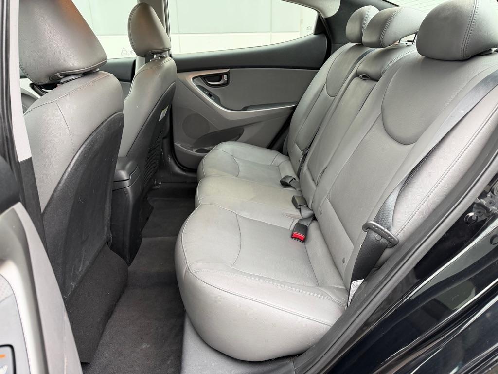 Hyundai Elantra  2013