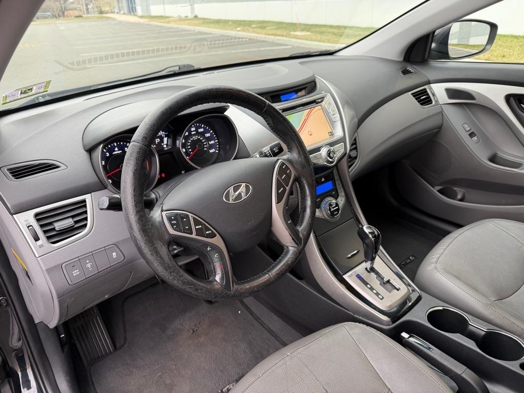 Hyundai Elantra  2013