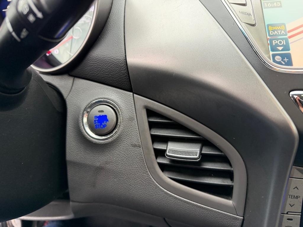 Hyundai Elantra  2013