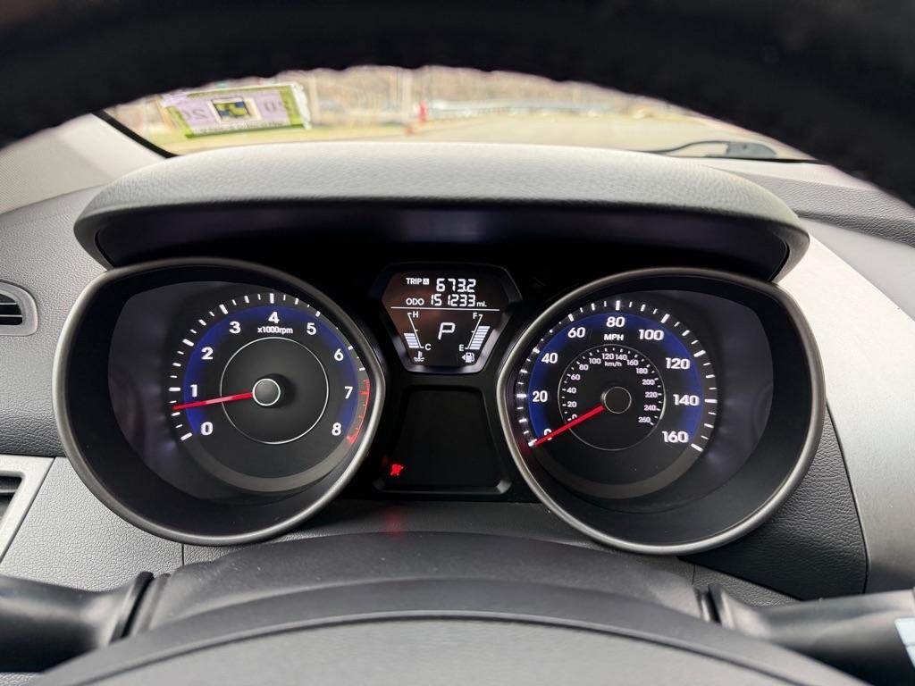 Hyundai Elantra  2013