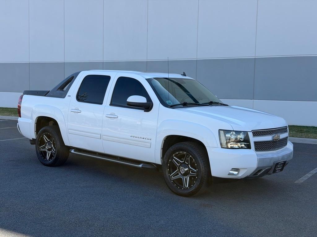 Chevrolet Avalanche  2010