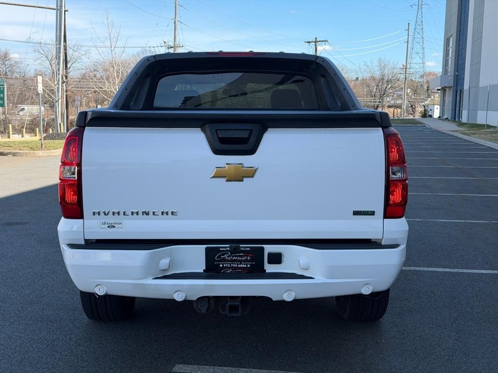 Chevrolet Avalanche  2010