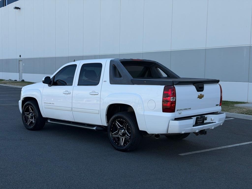 Chevrolet Avalanche  2010