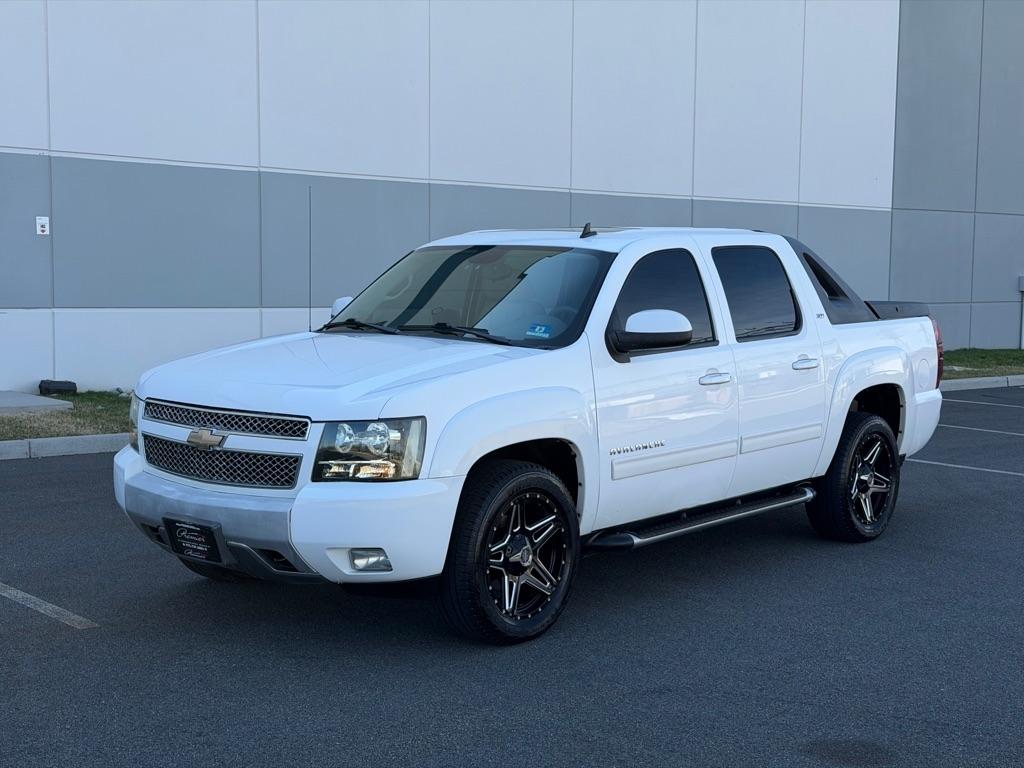 Chevrolet Avalanche  2010
