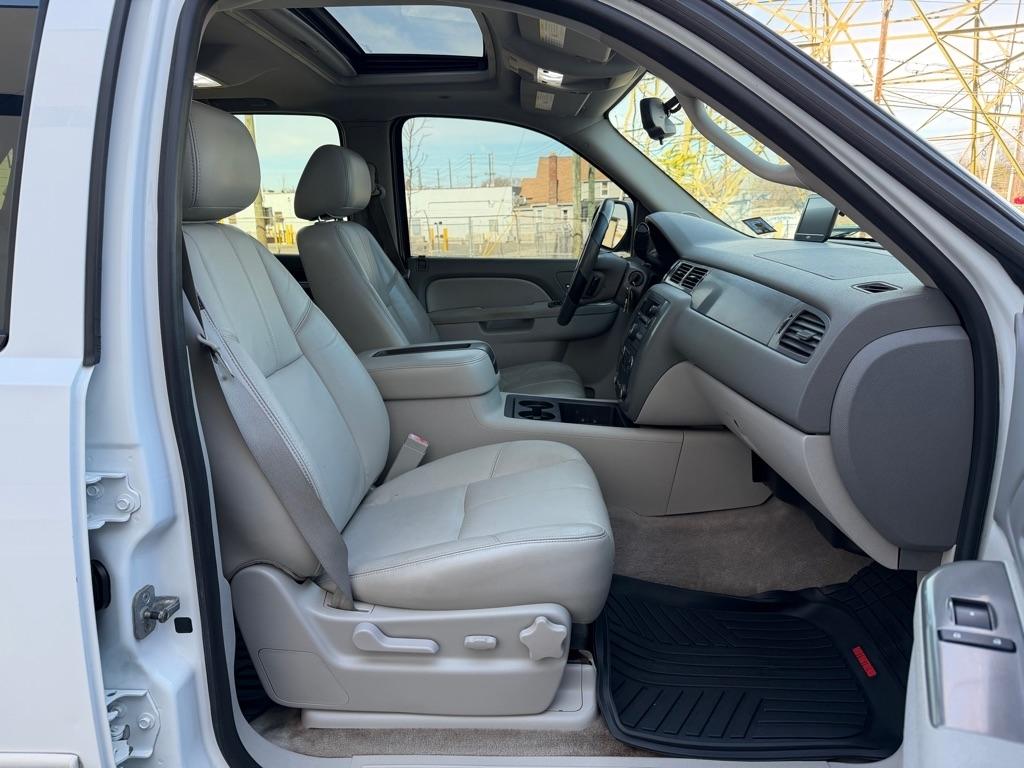 Chevrolet Avalanche  2010