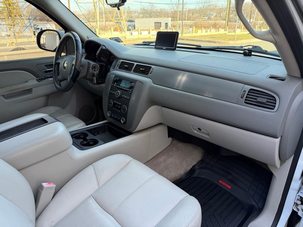 Chevrolet Avalanche  2010