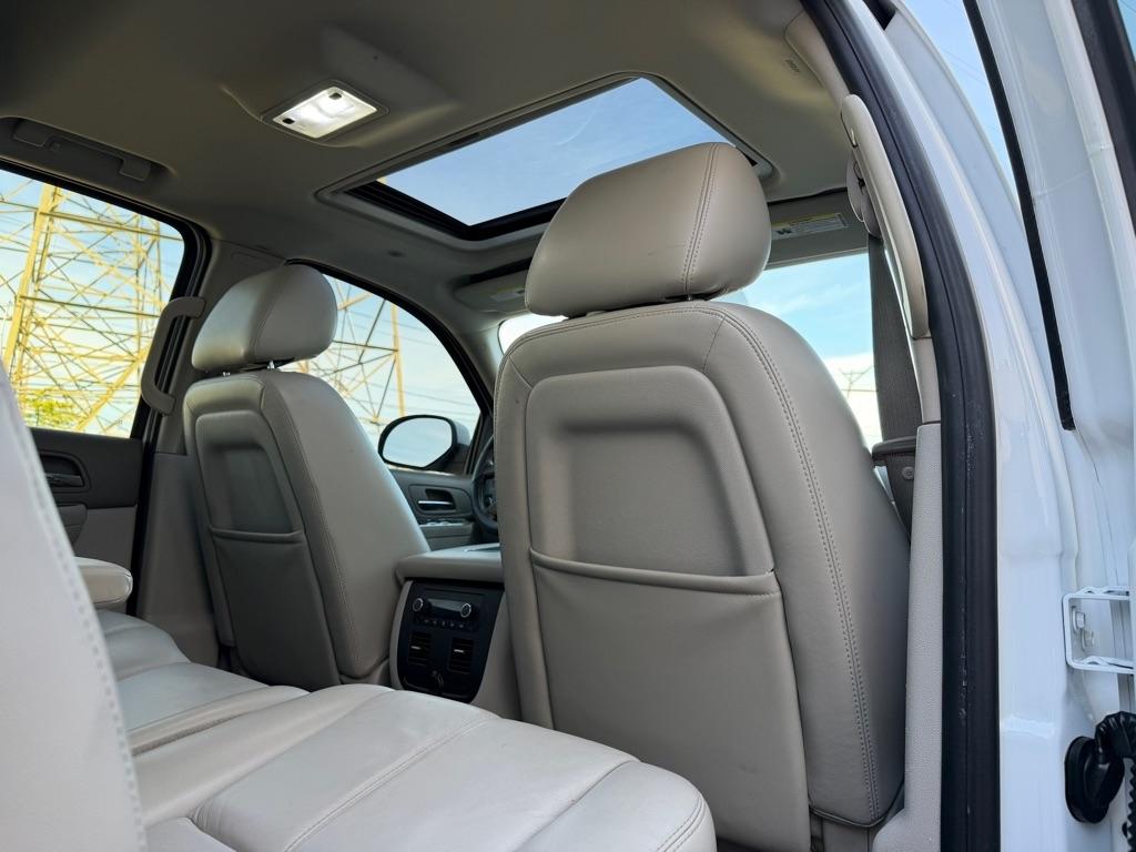 Chevrolet Avalanche  2010