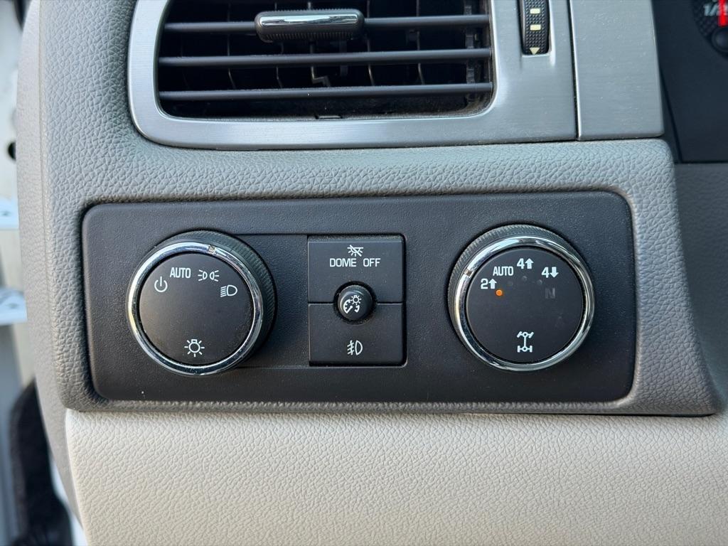 Chevrolet Avalanche  2010