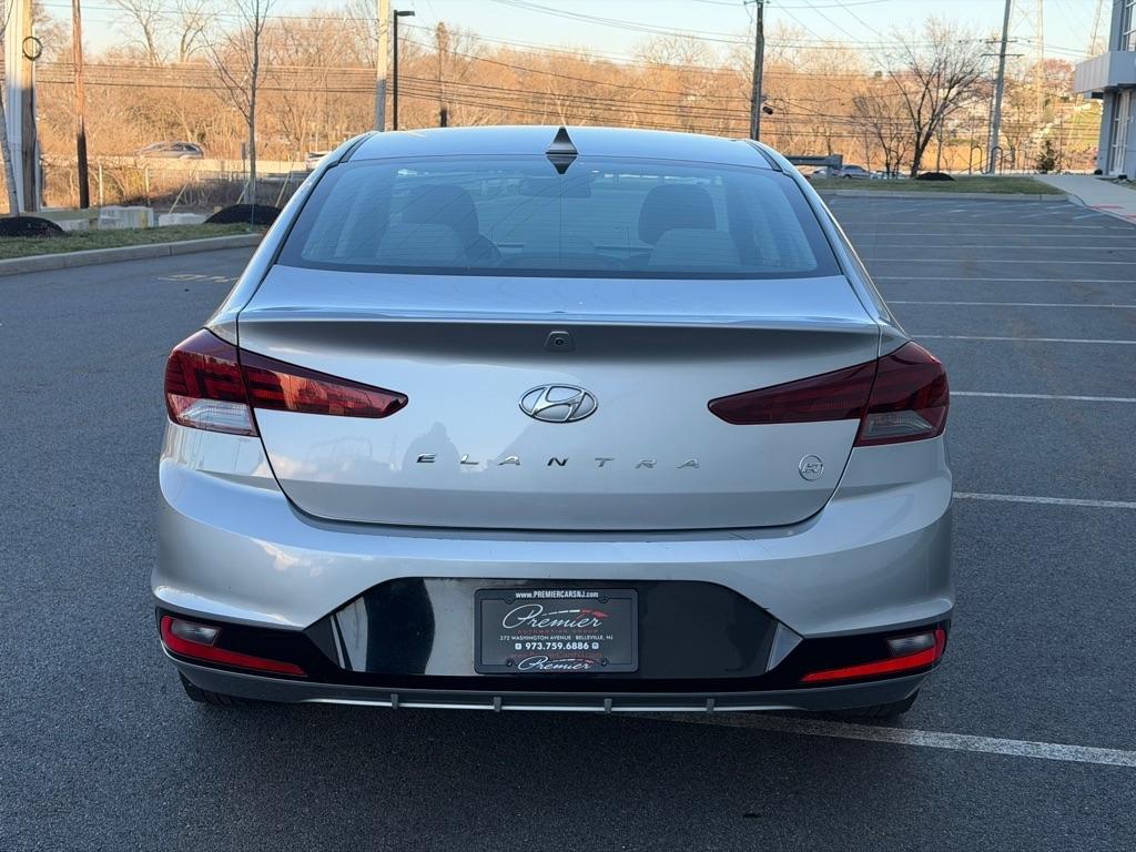 Hyundai Elantra SEL 2020