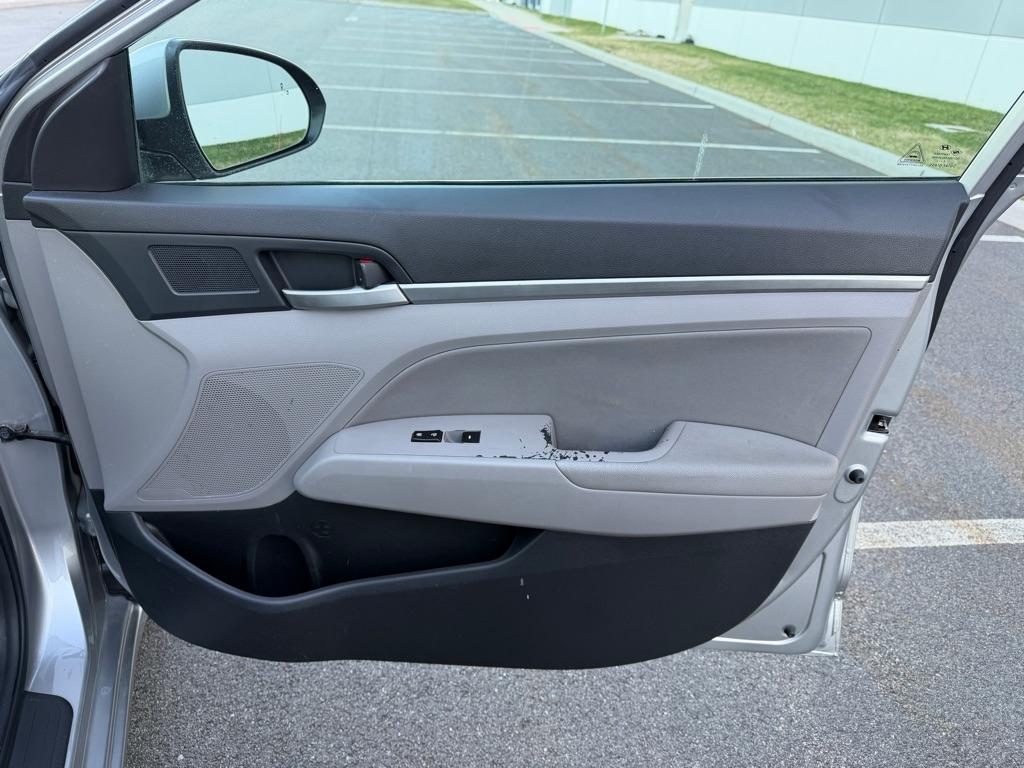 Hyundai Elantra SEL 2020