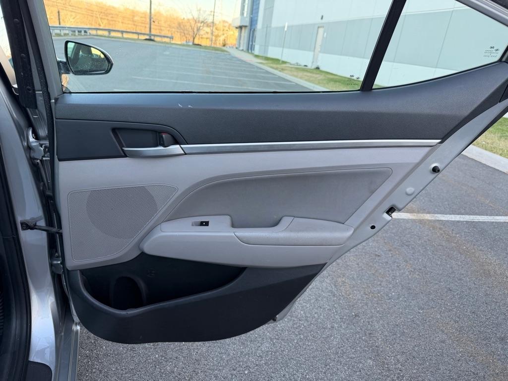 Hyundai Elantra SEL 2020