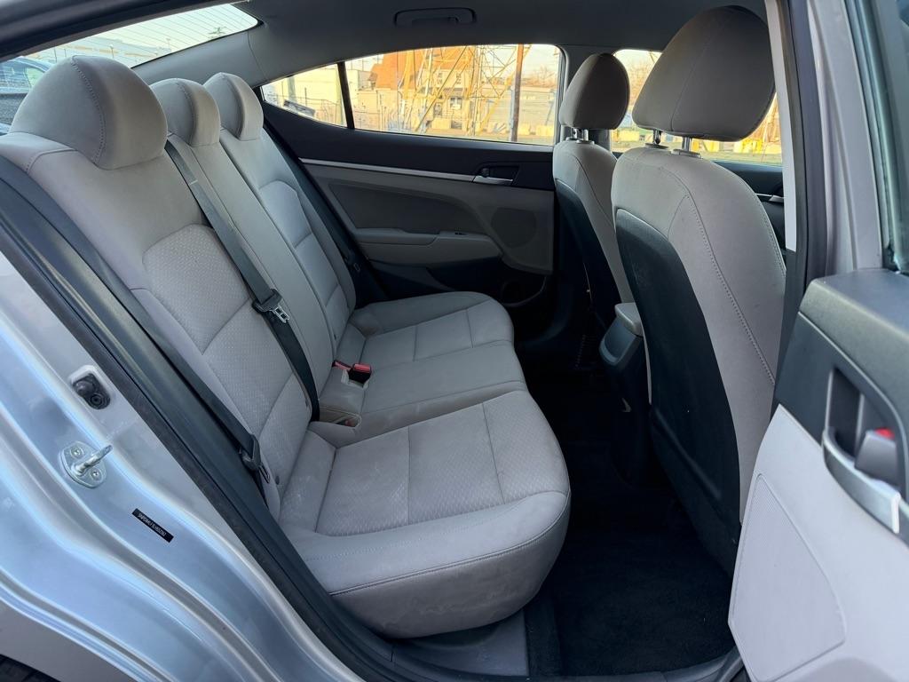 Hyundai Elantra SEL 2020