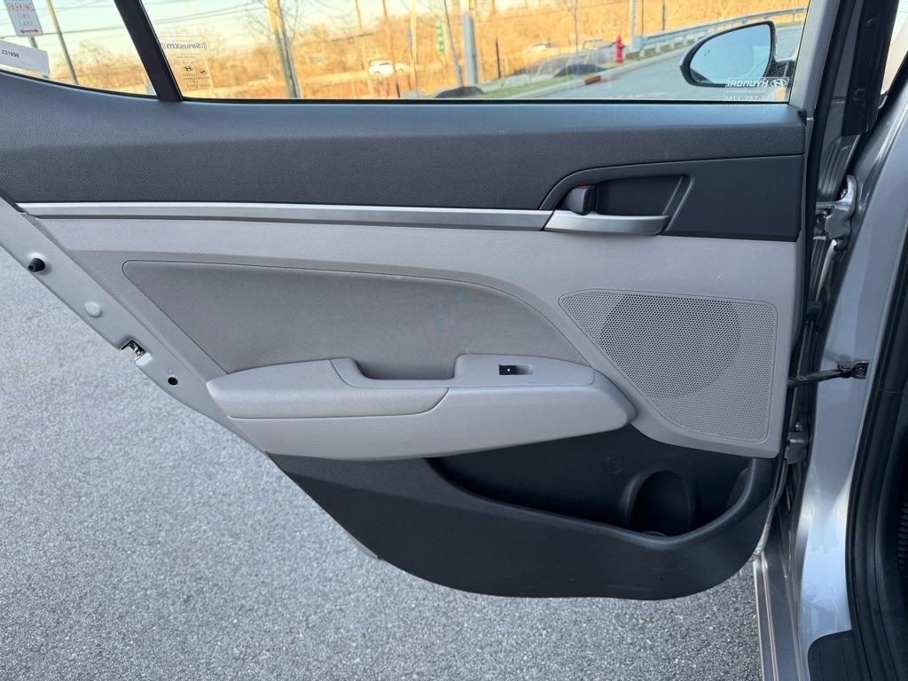 Hyundai Elantra SEL 2020