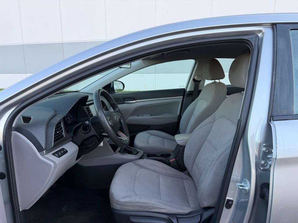 Hyundai Elantra SEL 2020