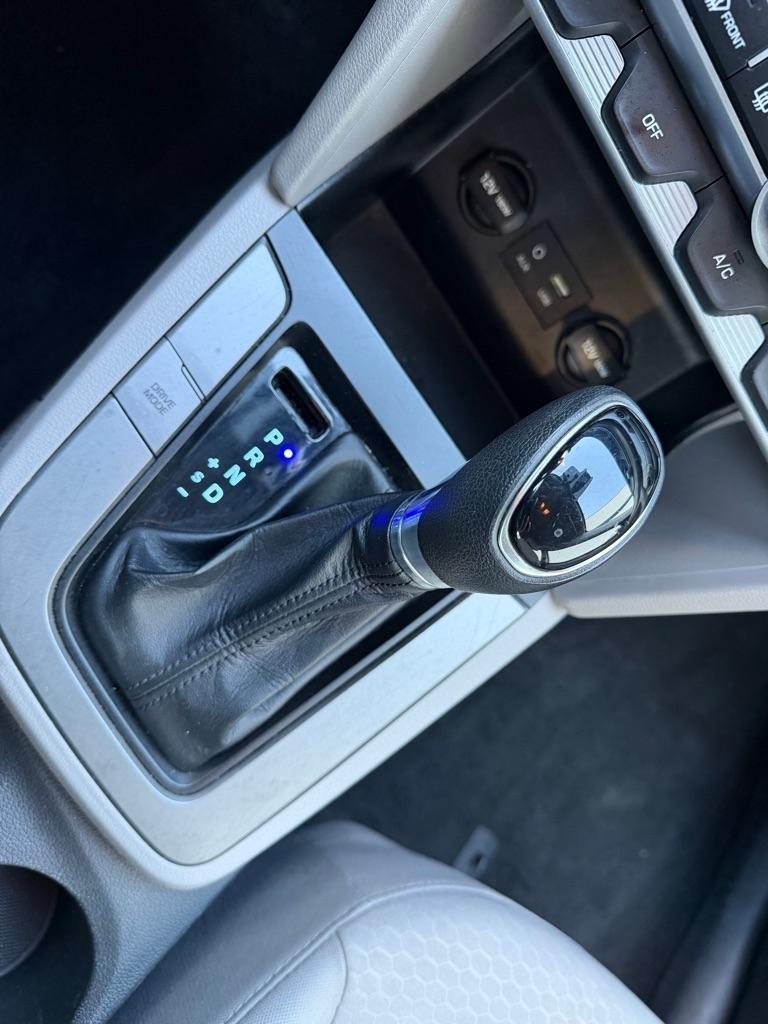 Hyundai Elantra SEL 2020