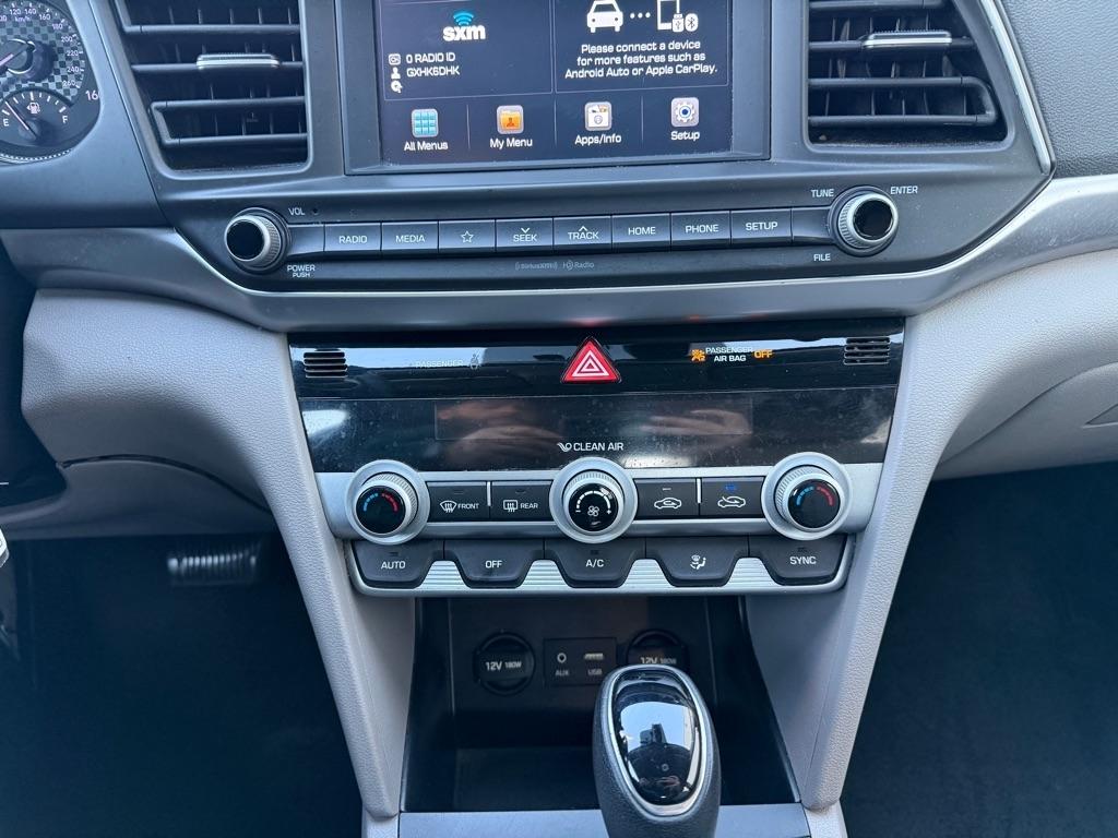 Hyundai Elantra SEL 2020