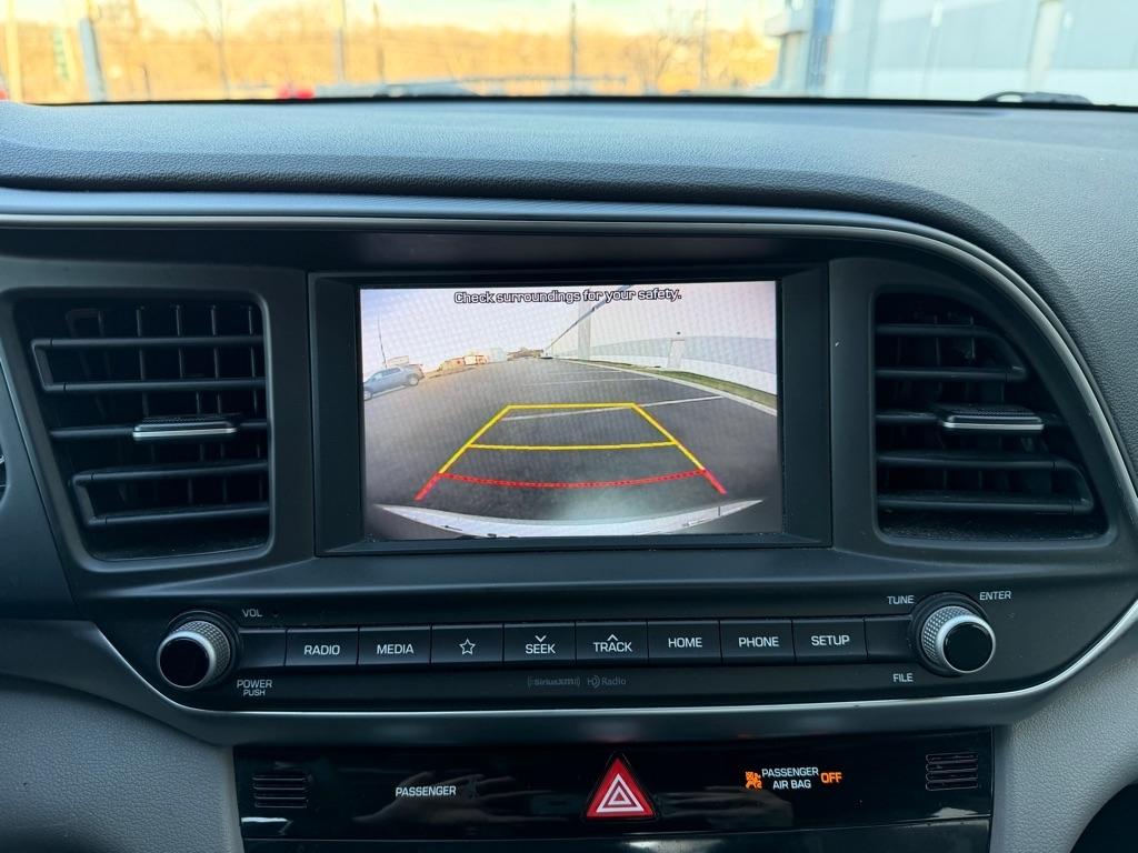 Hyundai Elantra SEL 2020