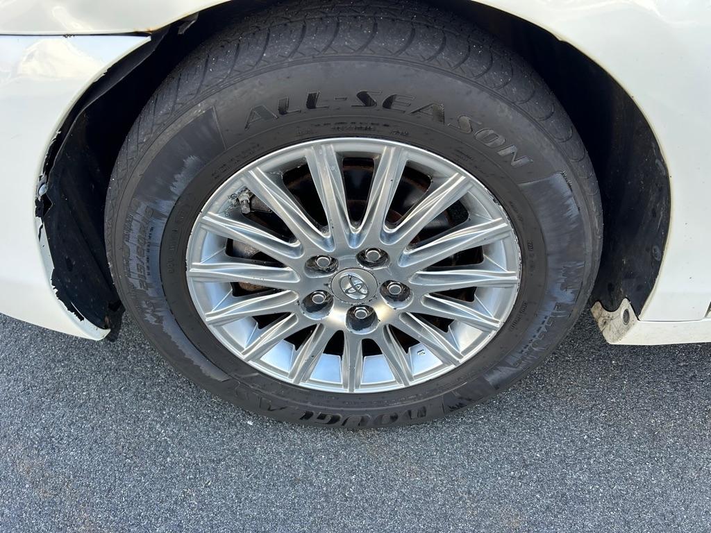 Toyota Camry Hybrid Sedan 2007