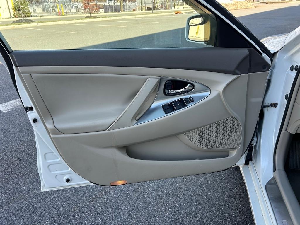 Toyota Camry Hybrid Sedan 2007