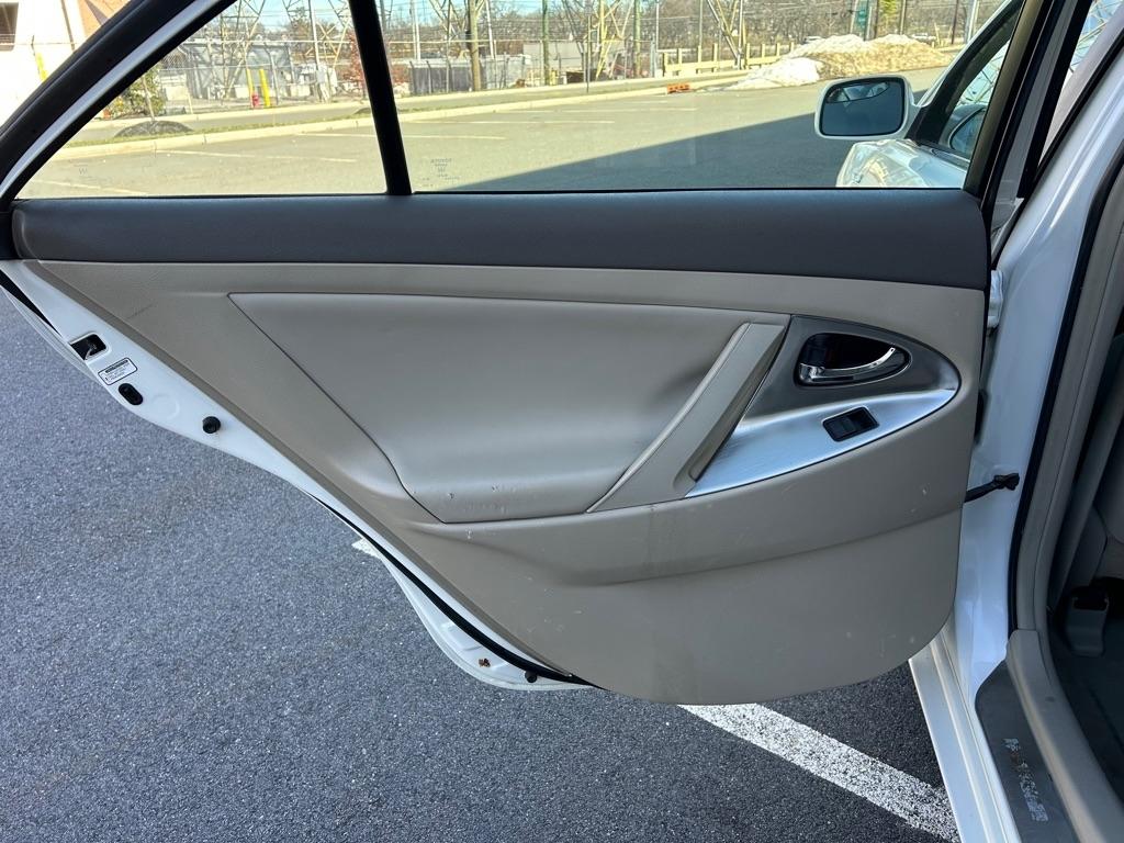 Toyota Camry Hybrid Sedan 2007