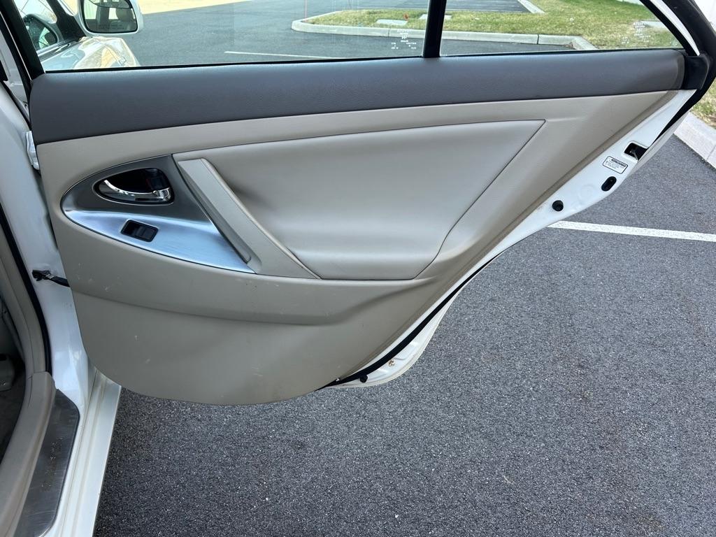 Toyota Camry Hybrid Sedan 2007