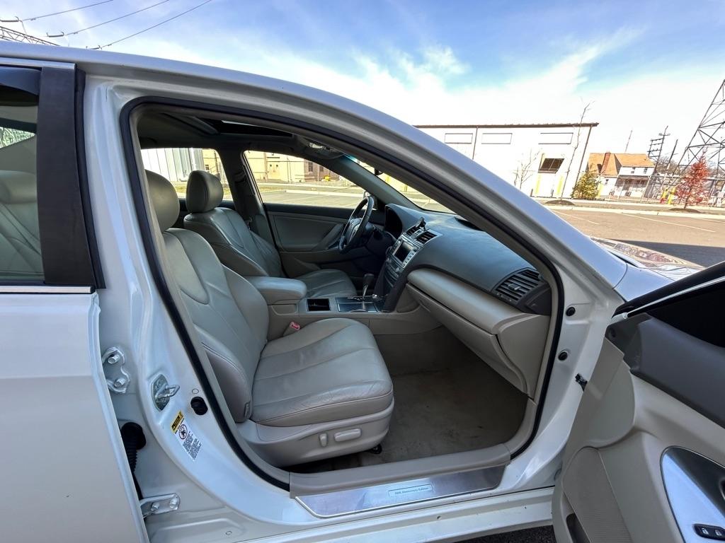 Toyota Camry Hybrid Sedan 2007