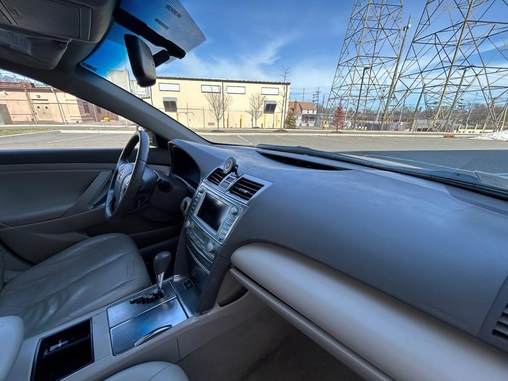 Toyota Camry Hybrid Sedan 2007