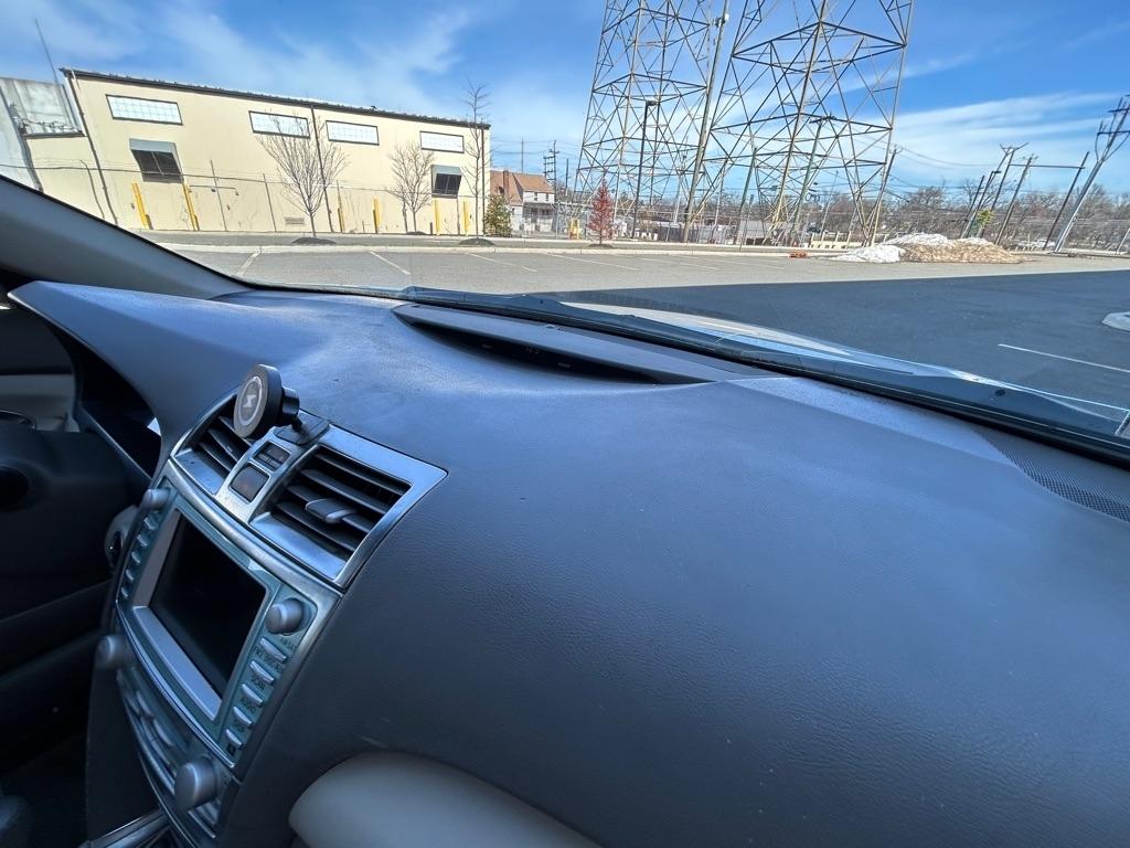 Toyota Camry Hybrid Sedan 2007