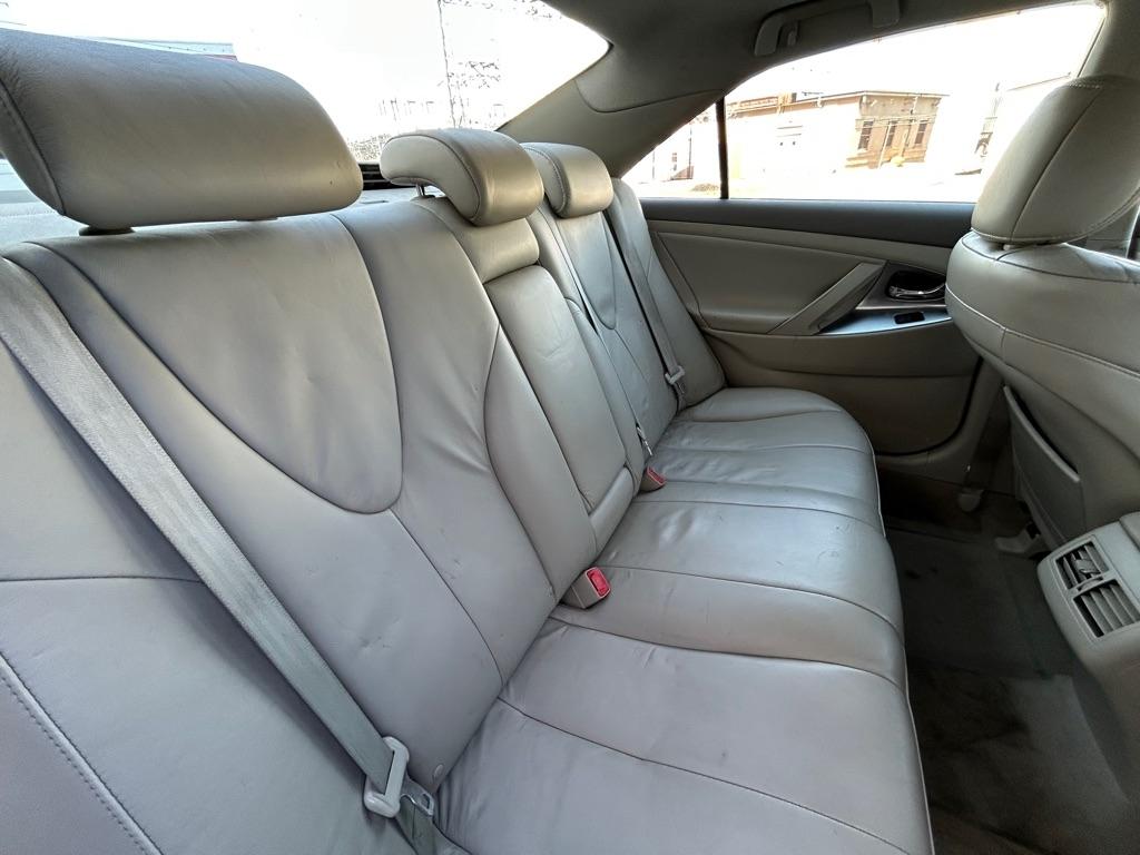 Toyota Camry Hybrid Sedan 2007